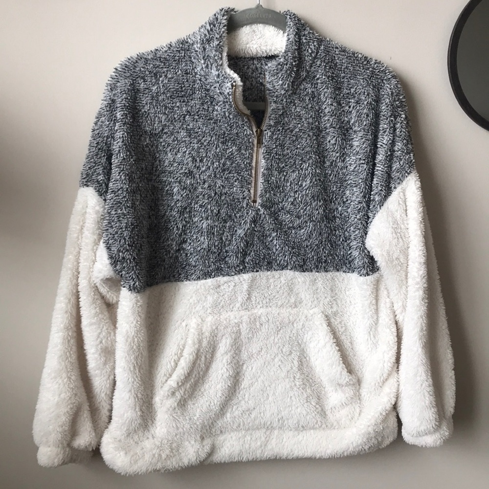Gray White Pullover Sherpa